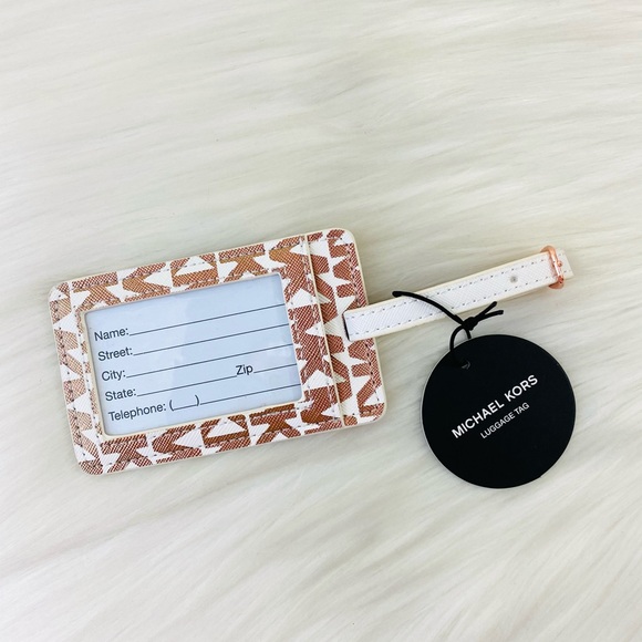 Michael Kors Luggage Tag - Picture 4 of 6